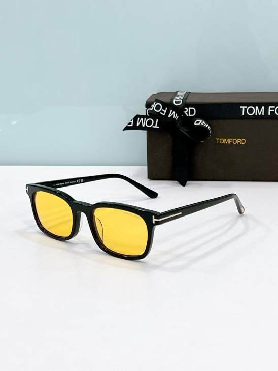 Picture of Tom Ford Sunglasses _SKUfw77360446fw
